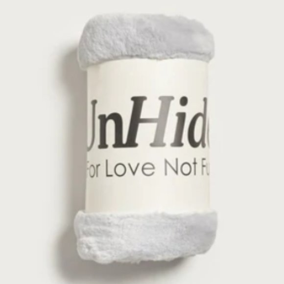 UnHide Small Charcoal Blanket NWT - Picture 1 of 9